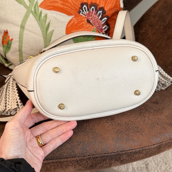 Coach Lora Bucket Bag Whipstitch Tassels Hangtag Chalk 2020 #651 - Picture 8 of 12